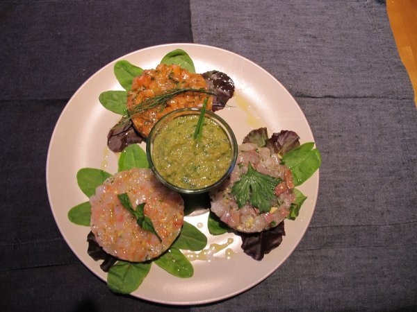 Tartare di pesce con hummus di fave e lattuga, foto 2