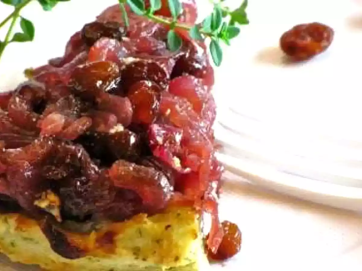 Tarte Tatin alle cipolle e uvetta