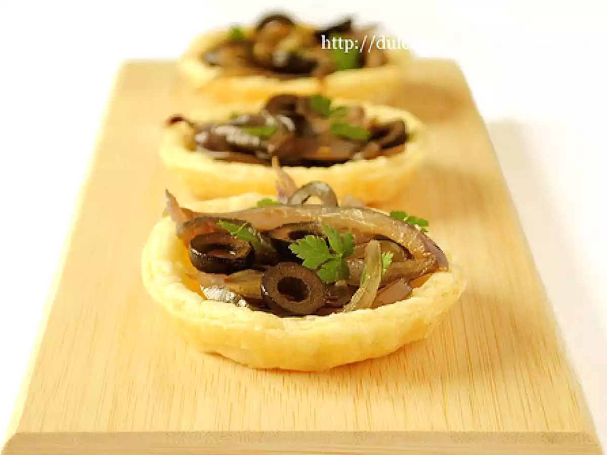 Tartellette con Cipolle e Olive