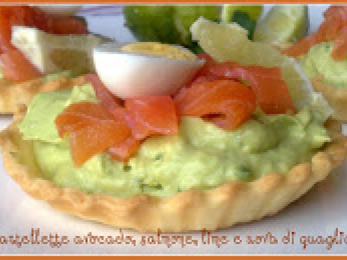 TARTELLETTE CON CREMA DI AVOCADO, SALMONE, LIME E UOVA DI QUAGLIA - foto 3