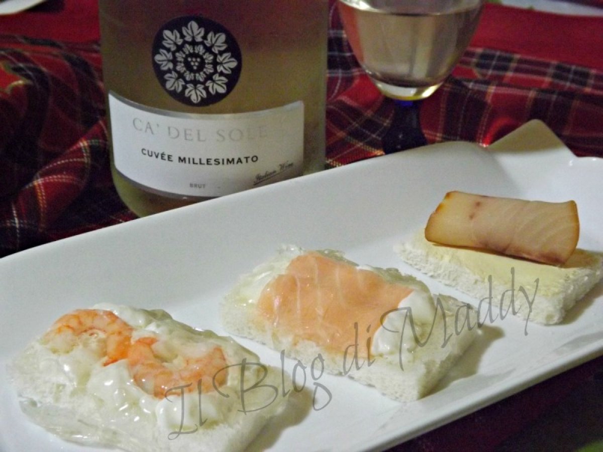 Tartine di Salmone, Gamberetti e Pesce Spada con Cuvée Cà Del Sole