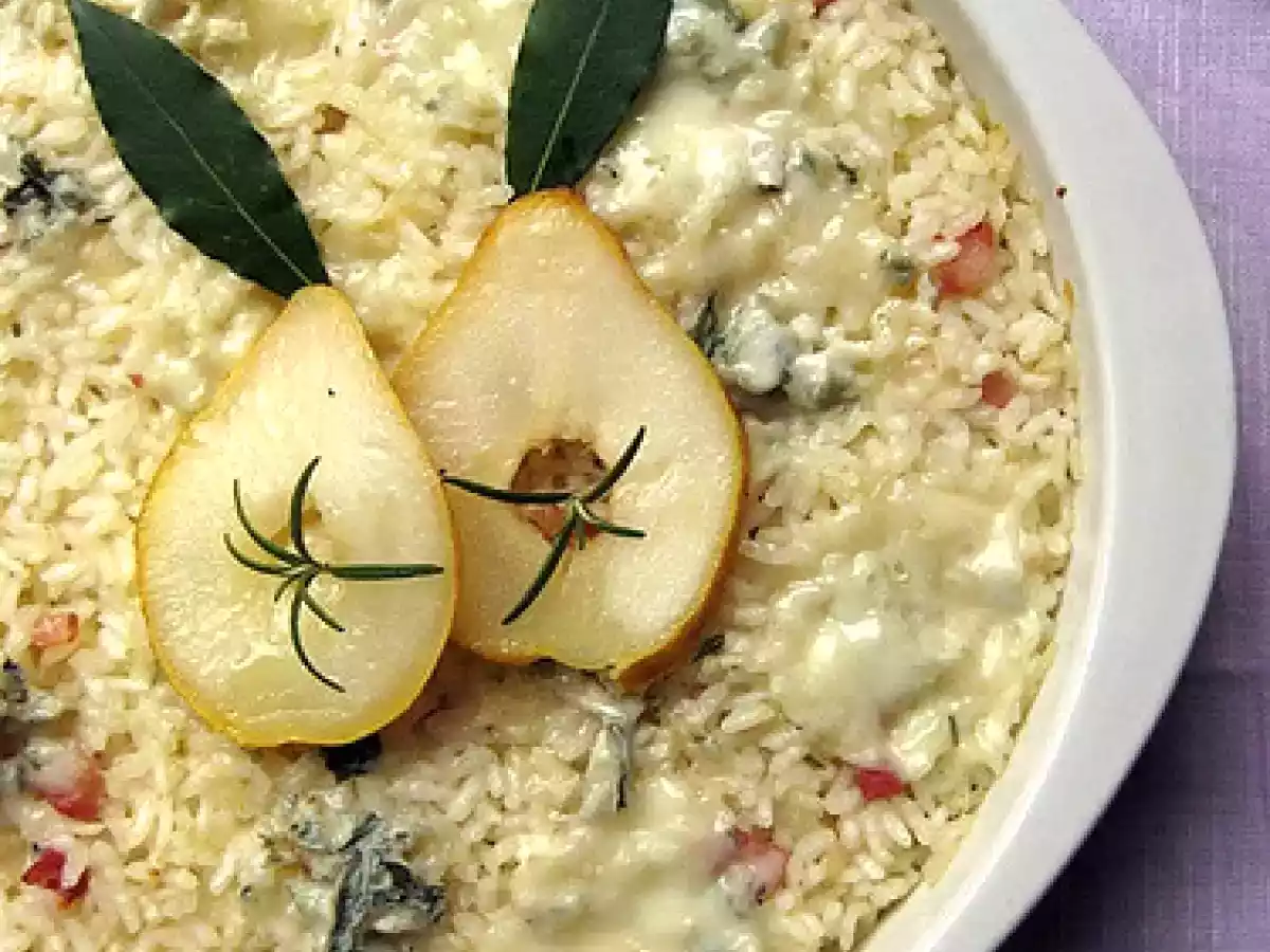 Teglia di riso con pere, pancetta e gorgonzola