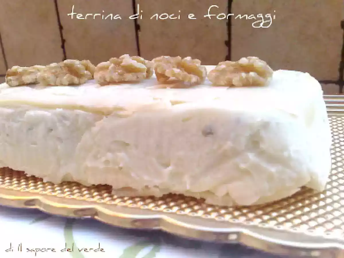 TERRINA DI NOCI E FORMAGGI