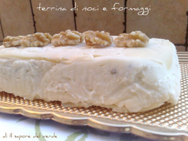 TERRINA DI NOCI E FORMAGGI