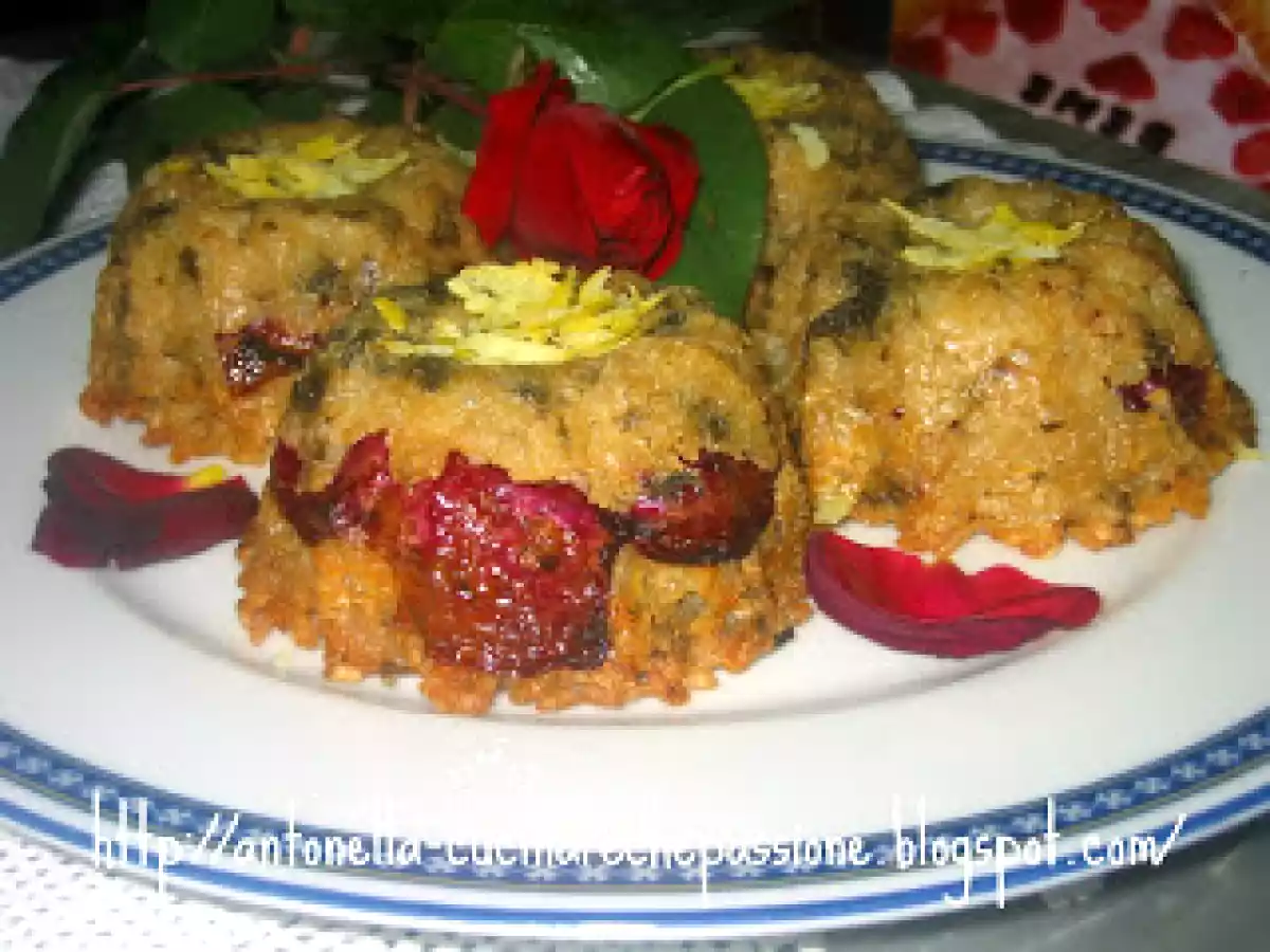 Timballini con germogli di rovo e petali di rosa rossa - foto 3