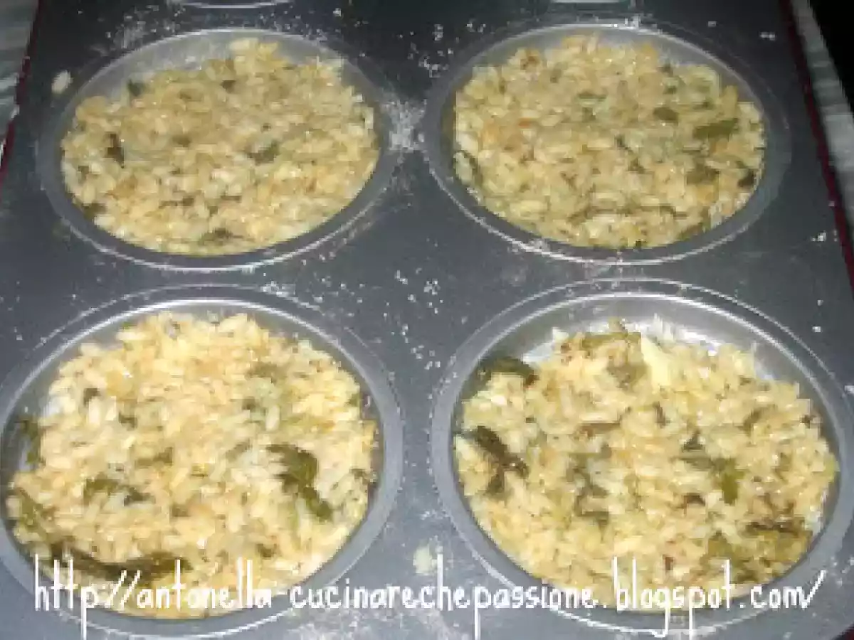 Timballini con germogli di rovo e petali di rosa rossa - foto 4