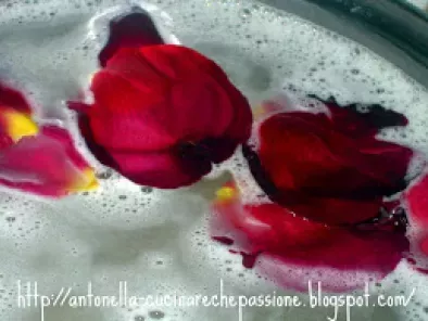 Timballini con germogli di rovo e petali di rosa rossa, foto 8