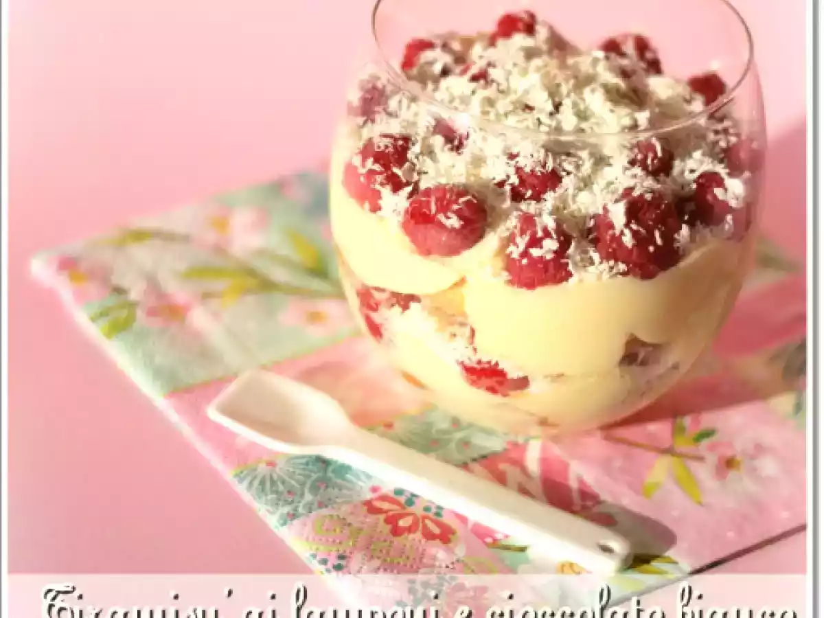 Tiramisù ai lamponi e cioccolato bianco profumato alla rosa
