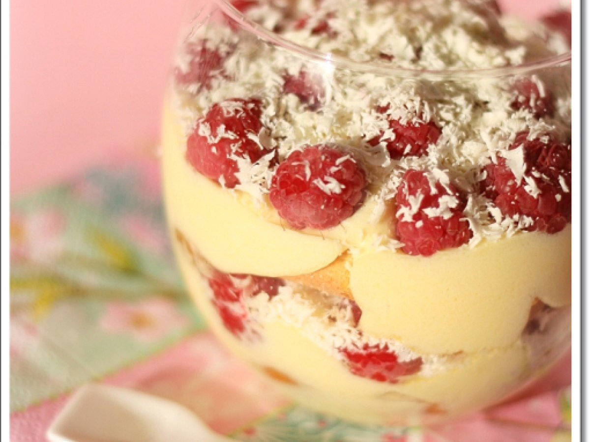 Tiramisù ai lamponi e cioccolato bianco profumato alla rosa - foto 2