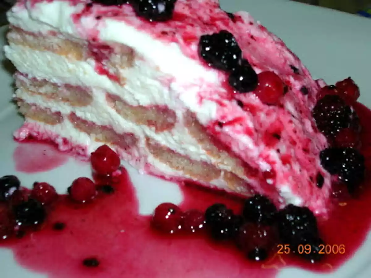 Tiramisù allo yogurt e frutti di bosco - foto 2