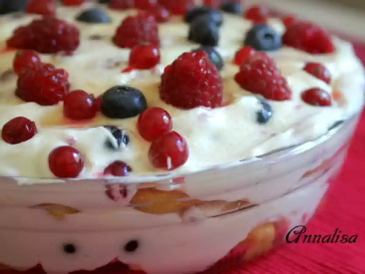 TIRAMISU' CON PHILADELPHIA AI FRUTTI DI BOSCO - foto 2