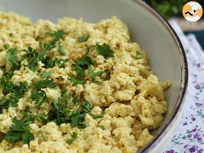 Tofu strapazzato, la ricetta vegana per rimpiazzare le uova nel brunch - foto 2