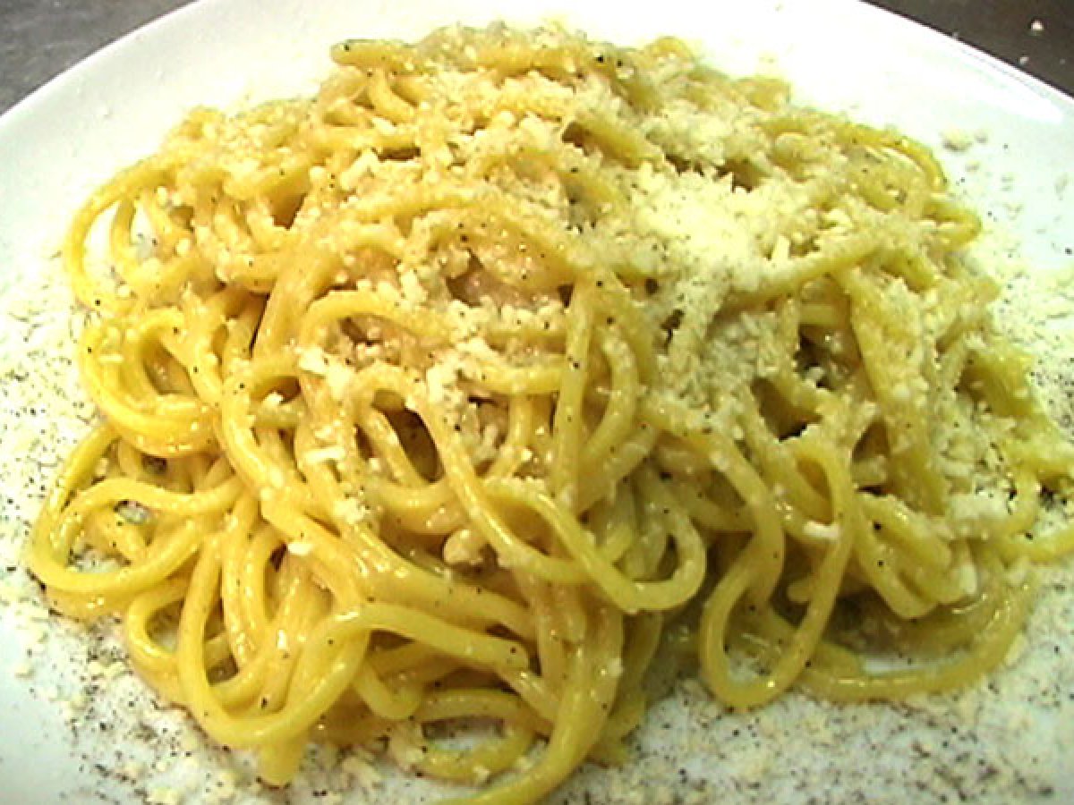 Tonnarelli cacio e pepe