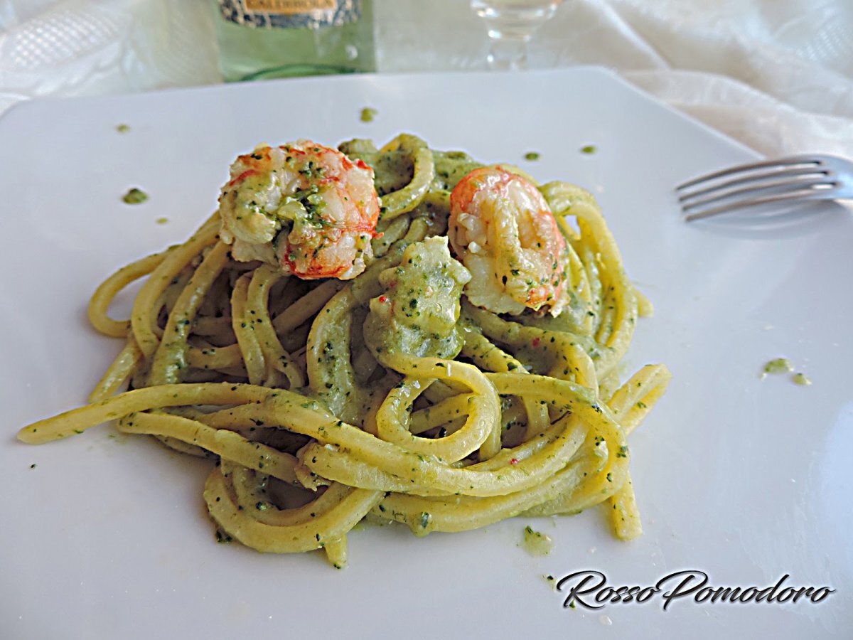 Tonnarelli con crema di broccoletti siciliani e gamberi