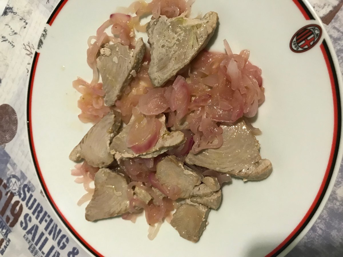 TONNO CON CIPOLLE IN AGRODOLCE