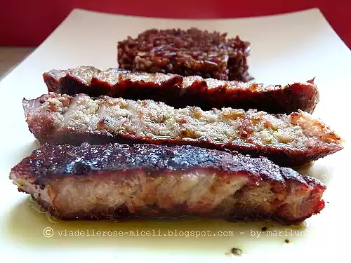 Tonno marinato tandoori e riso rosso fior d'arancio