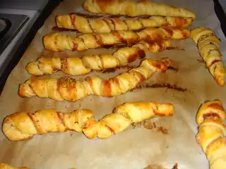 Torciglioni di sfoglia e speck