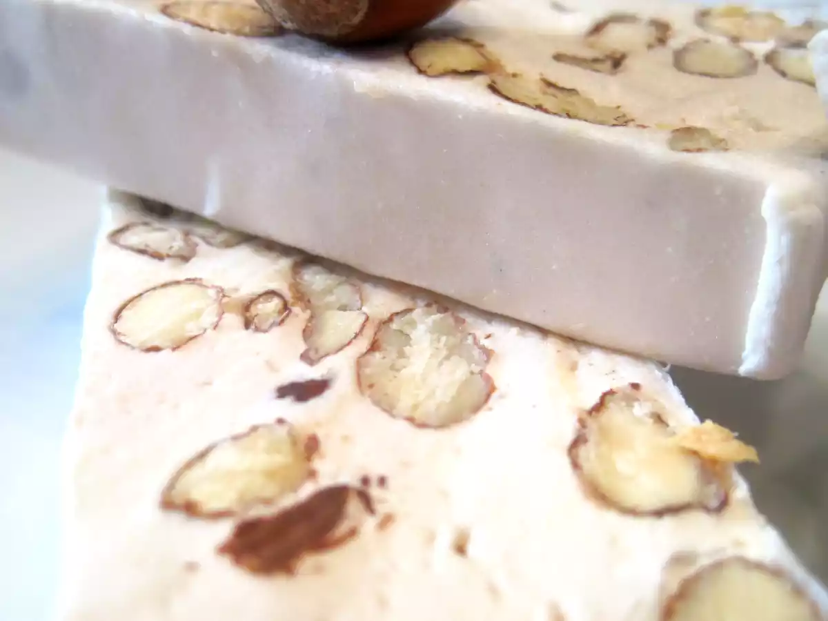 Torrone morbido alle mandorle, nocciole e pistacchi - foto 8