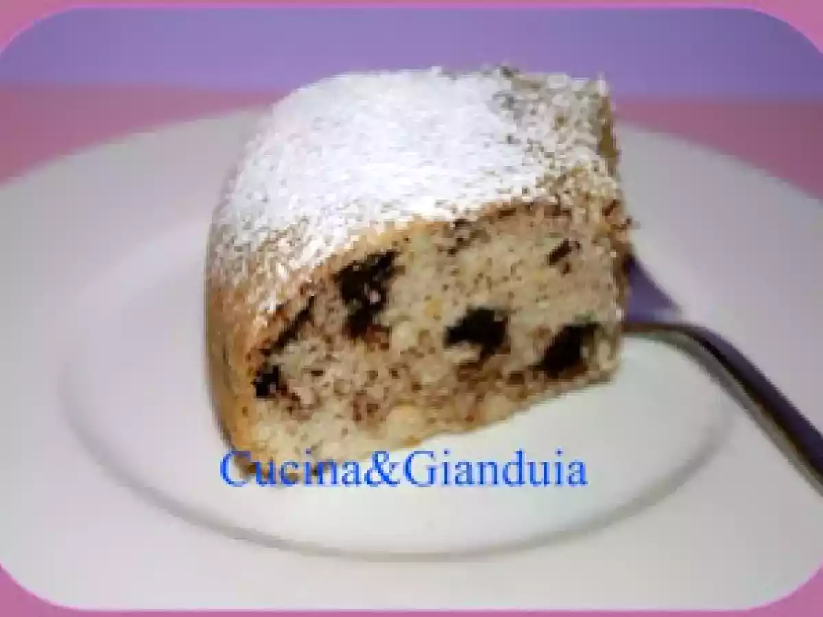 Torta agli albumi con cioccolato fondente e arancia