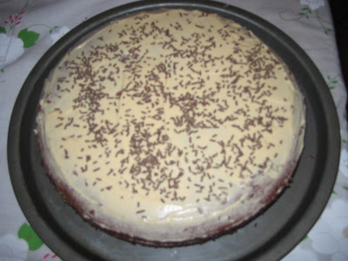 Torta al cacao con crema di mascarpone al caffè