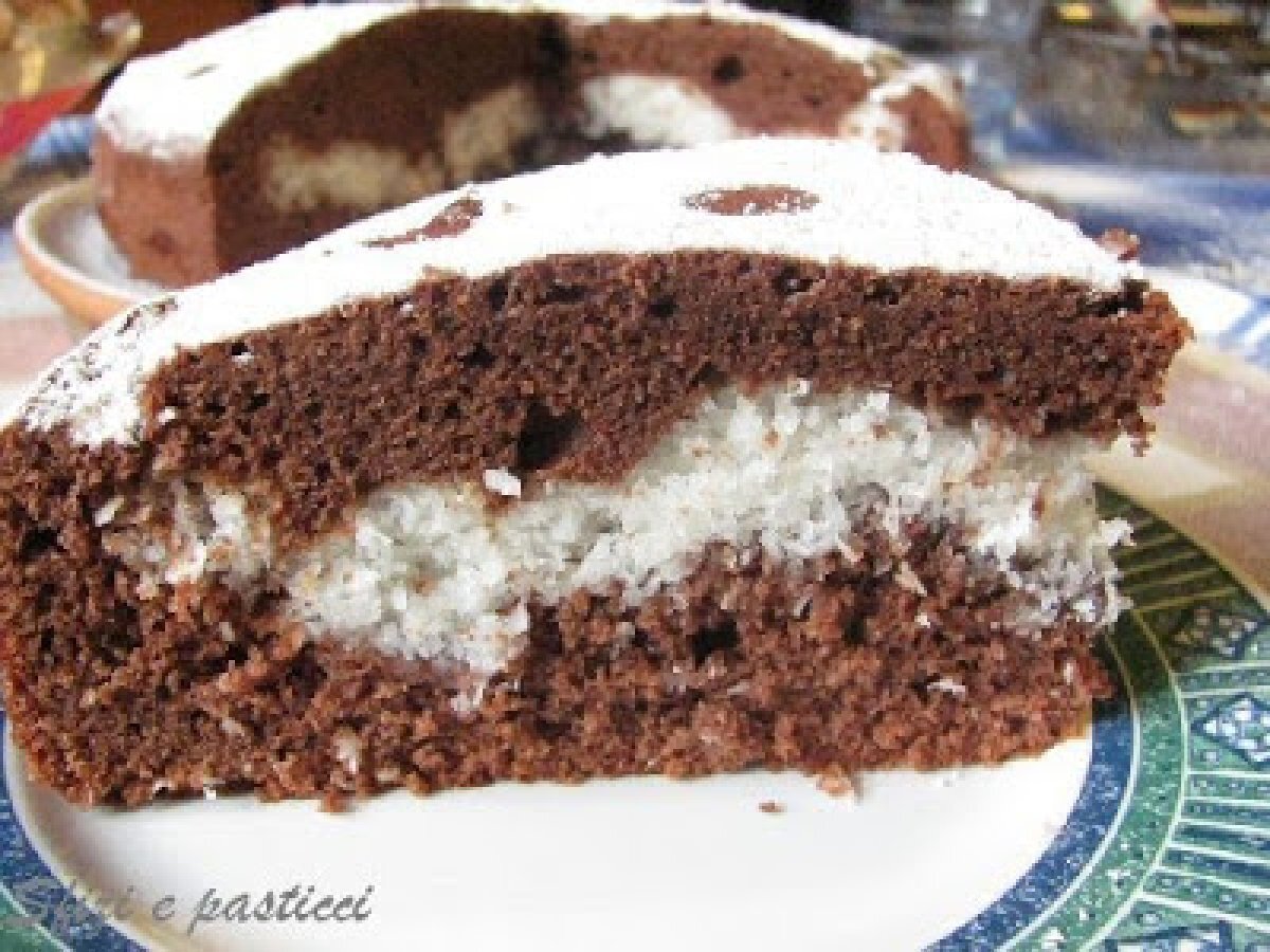 Torta al cacao con cuore dolce di cocco