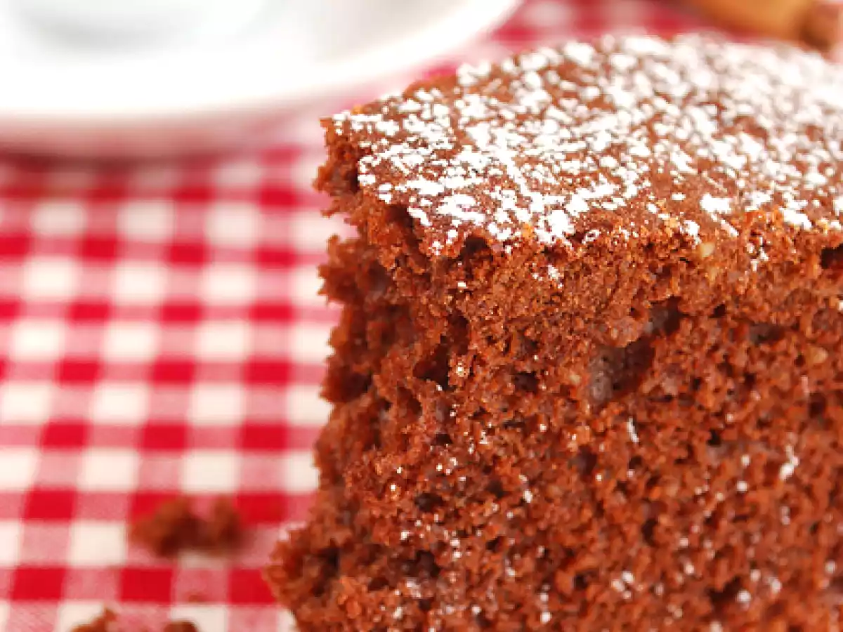 Torta al cioccolato con mandorle, cannella ed olio d'oliva