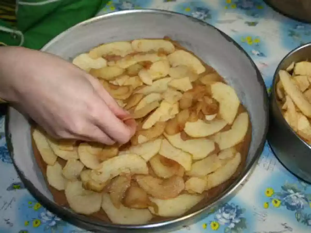 Torta al cioccolato, mele e cannella - foto 4