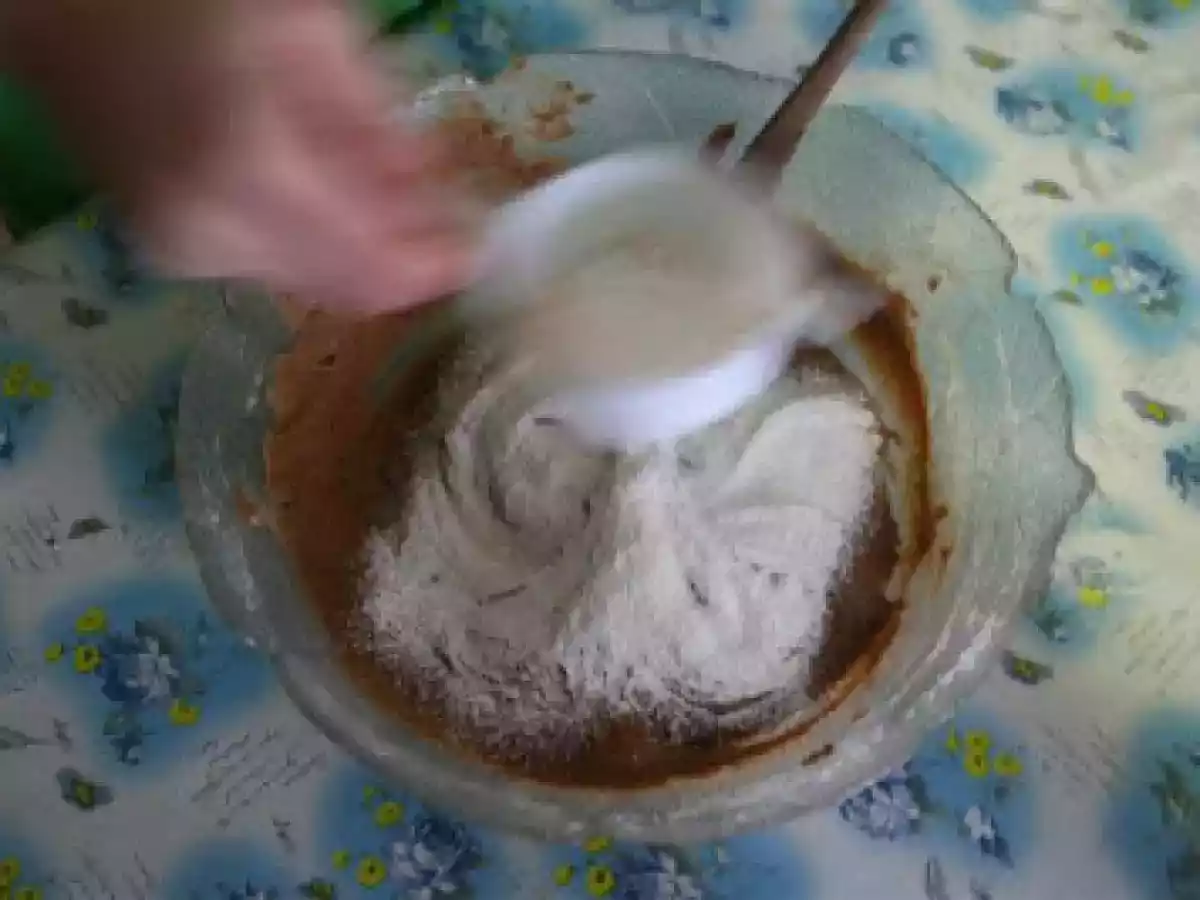 Torta al cioccolato, mele e cannella - foto 7