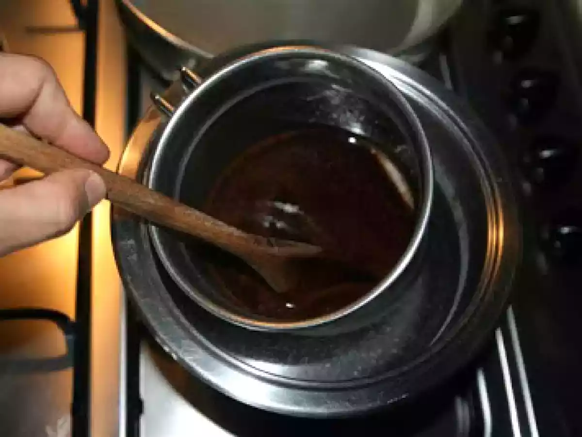 Torta al cioccolato, mele e cannella - foto 15