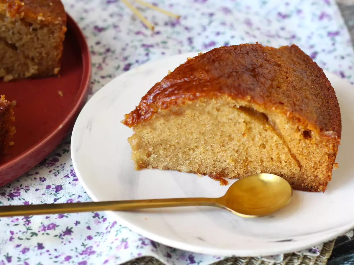 Torta al miele soffice e umida con cannella, facile e senza sbattitore - foto 4