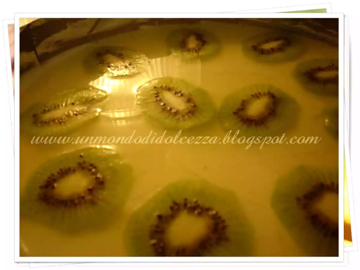 Torta alla mousse di cioccolato bianco con limone e kiwi - foto 2