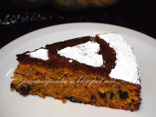 Torta alla zucca con gocce di cioccolato e semi di zucca