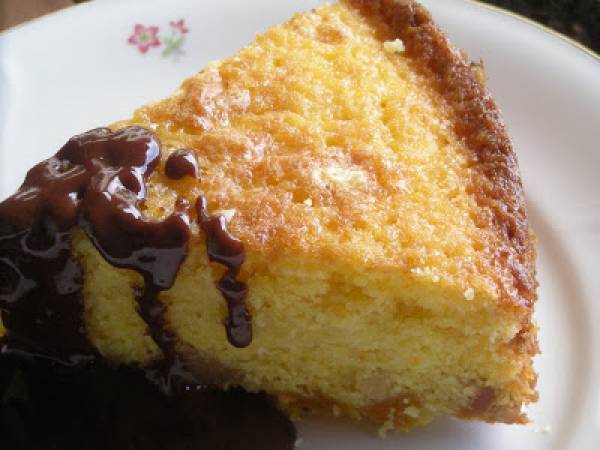 Torta alle Arance con salsa al Cioccolato Fondente