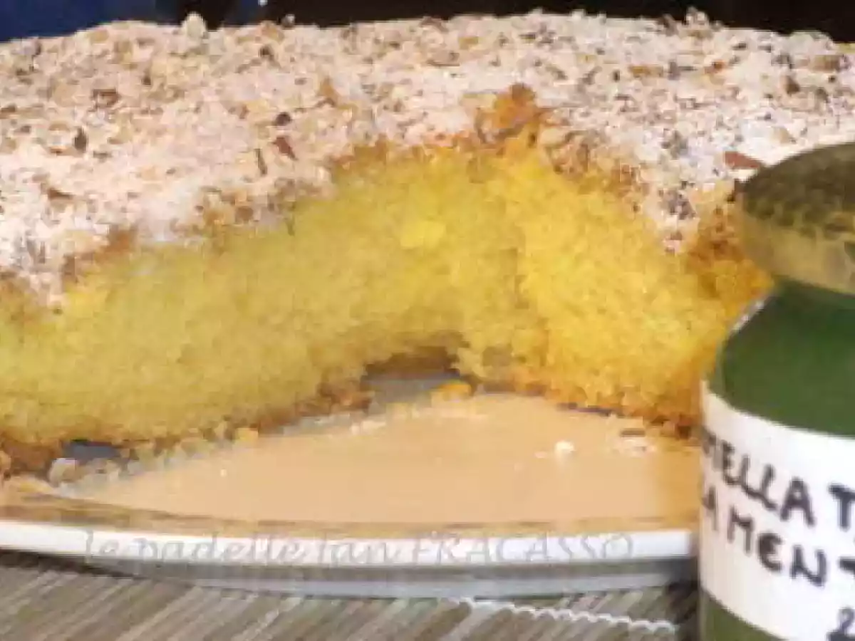 Torta alle mandorle aromatizzata alla vaniglia - foto 3