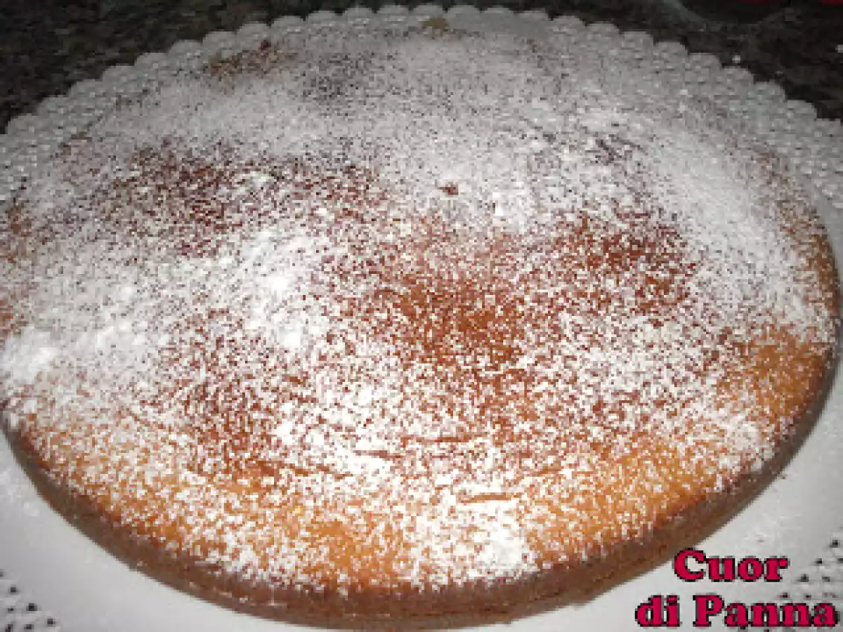 Torta alle mandorle e fiori d' arancio