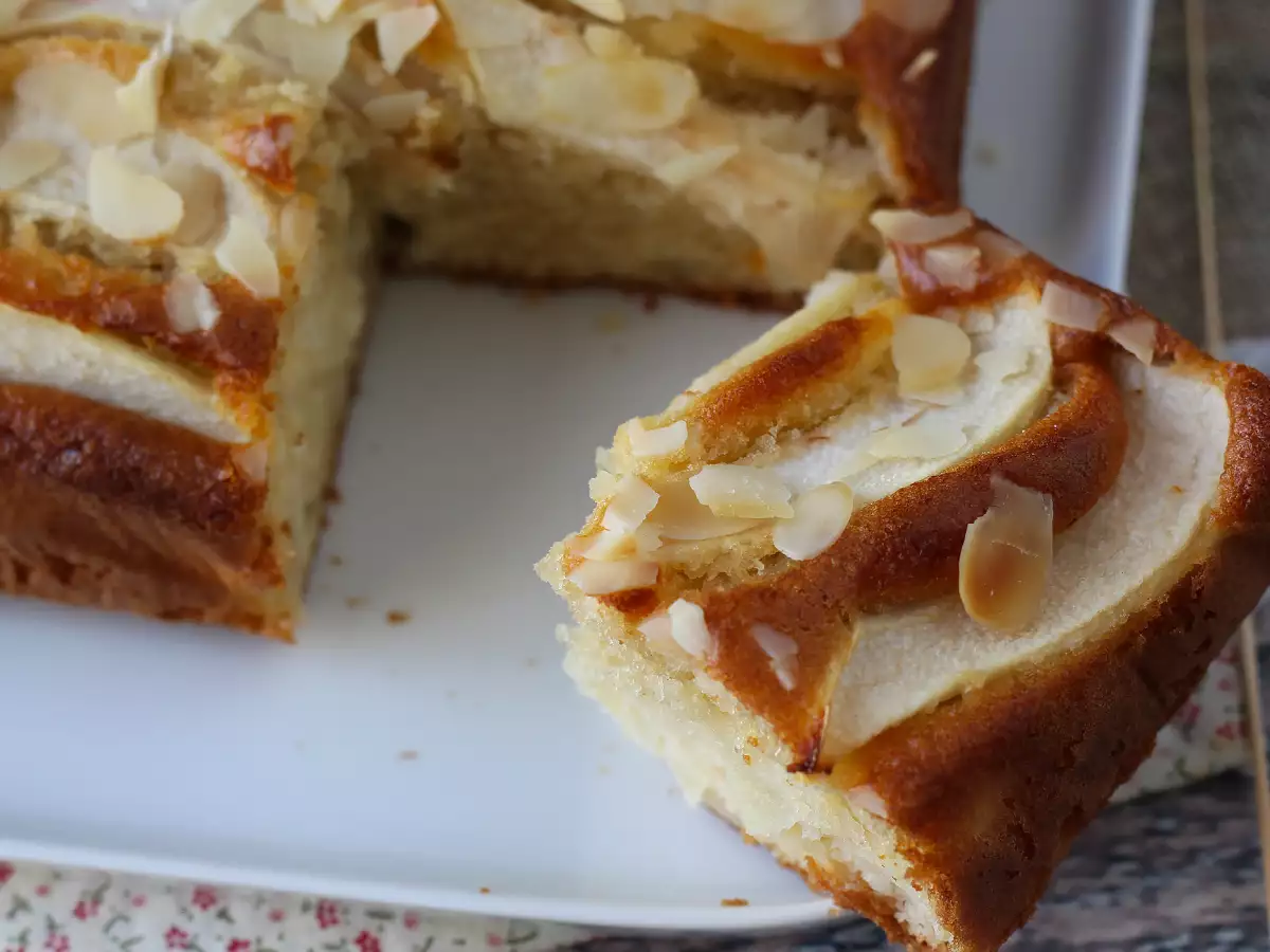 Torta alle pere facile e soffice con mandorle - foto 5