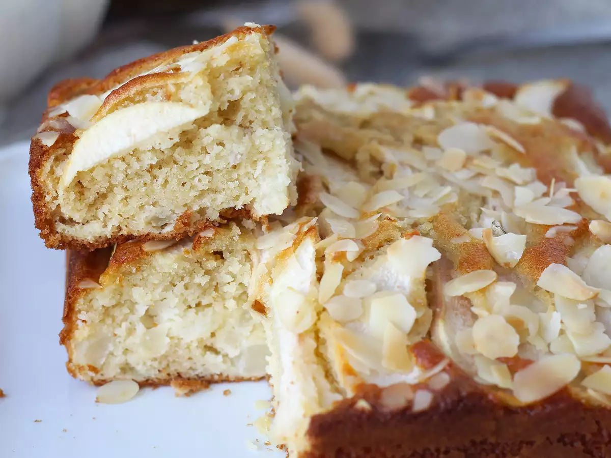 Torta alle pere facile e soffice con mandorle - foto 8