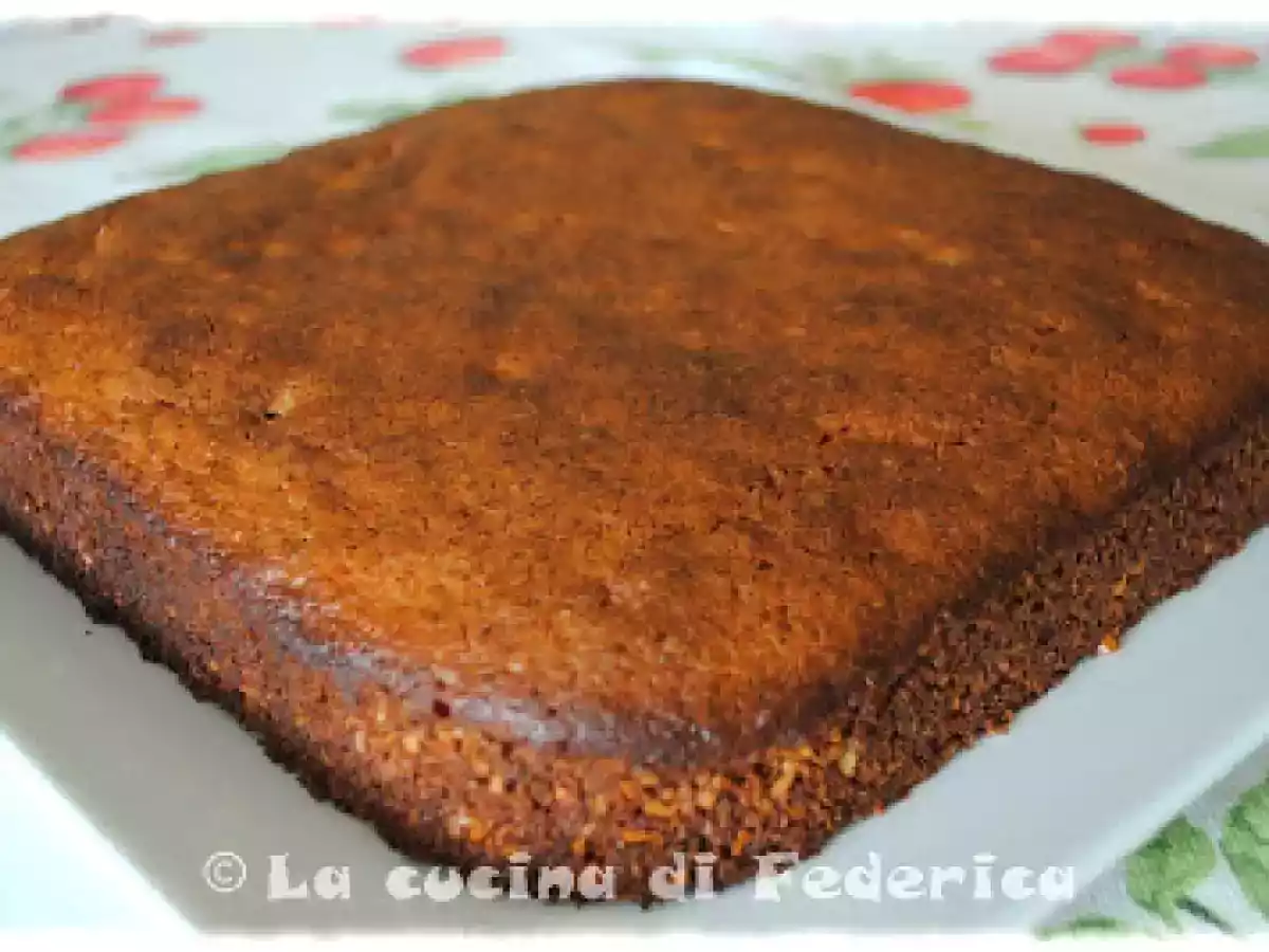 Torta allo yogurt con nocciole e cioccolato