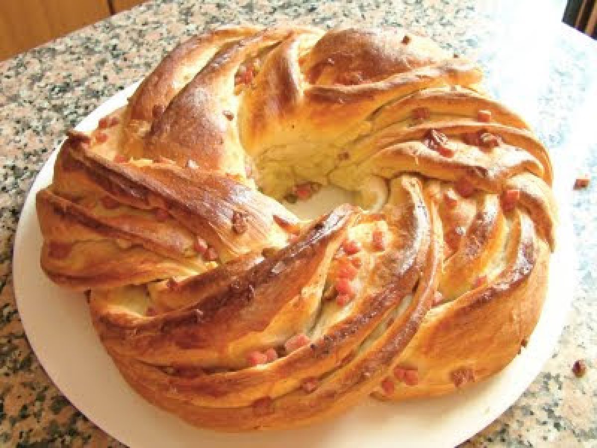 TORTA ANGELICA SALATA (CON MORTADELLA, ASIAGO E PISTACCHI)