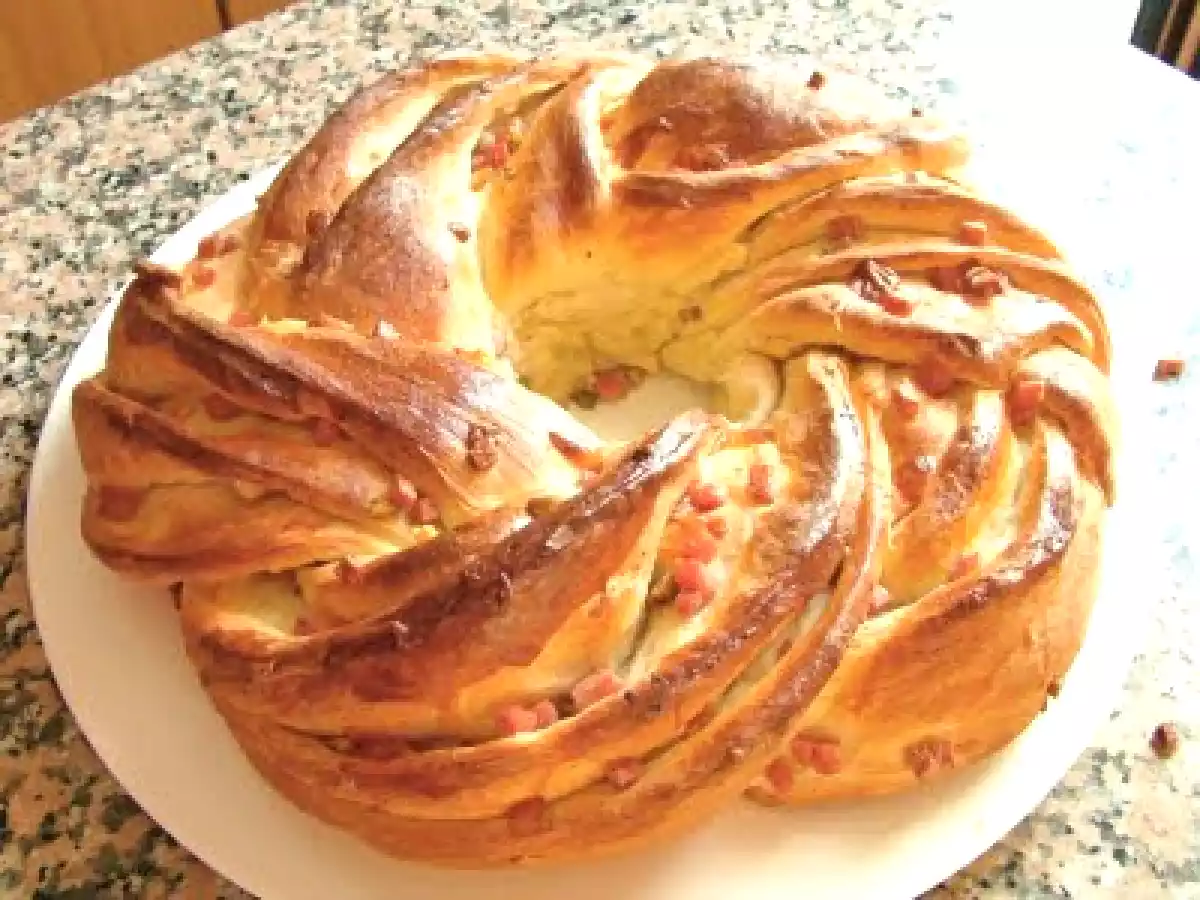 TORTA ANGELICA SALATA (CON MORTADELLA, ASIAGO E PISTACCHI)