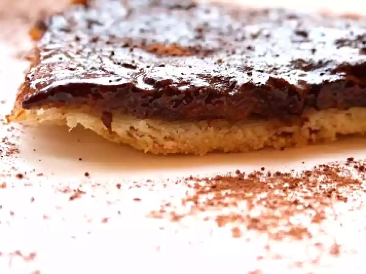 Torta capovolta alle banane con copertura di cioccolato - foto 4