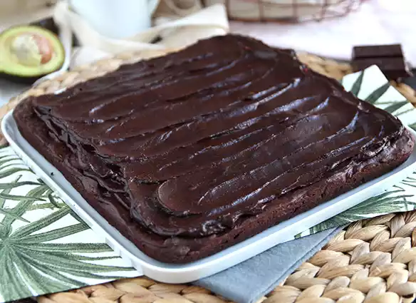 Torta cioccolato e avocado senza lattosio