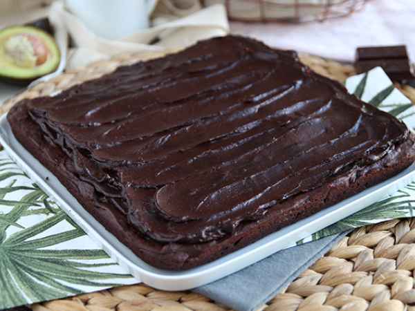 Torta cioccolato e avocado senza lattosio