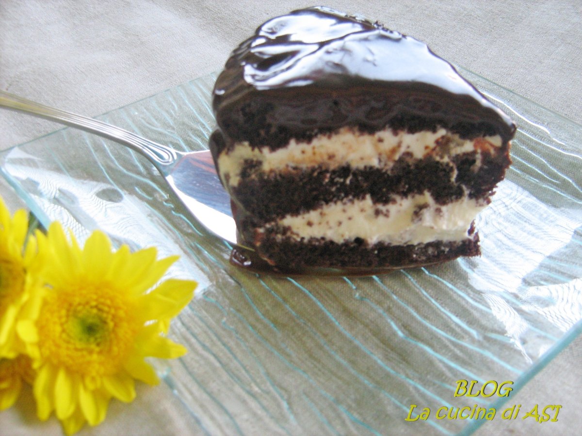 TORTA CIOCCOLATOSA CON RICOTTA, PANNA SCORZETTE ARANCIO