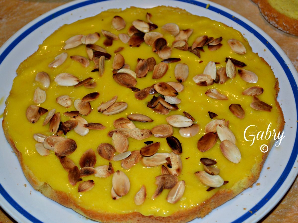 Torta con lemon curd e mandorle a scaglie - foto 2