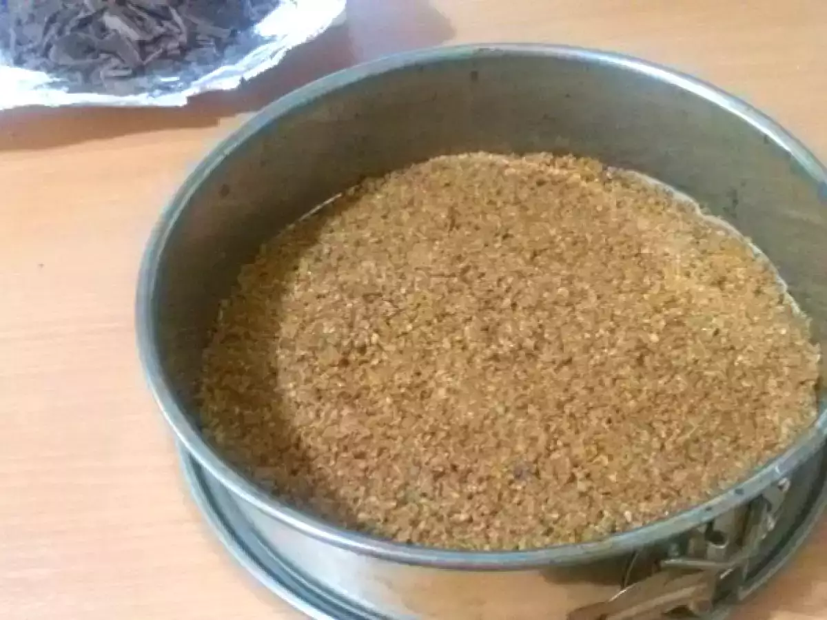 Torta con mousse di cioccolato fondente e pere - foto 3