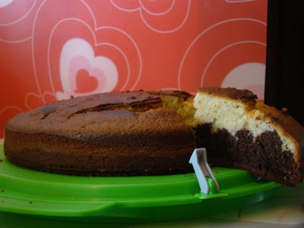 Torta con yogurt alla banana e cacao