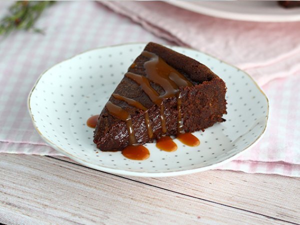 Torta cremosa al cioccolato e caramello al burro salato