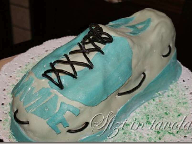 Torta decorata mmf scarpa ginnastica Nike - foto 3