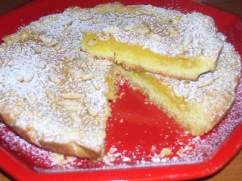 Torta della Nonna con delicata crema al limone
